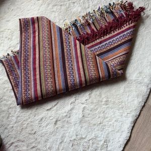 𝅺KILIM 68” Square. Lovely Bright Colors.